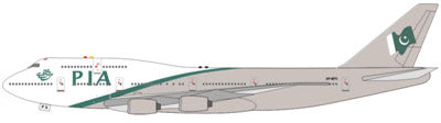 1/500 747-300 PIA REG: AP-BFX