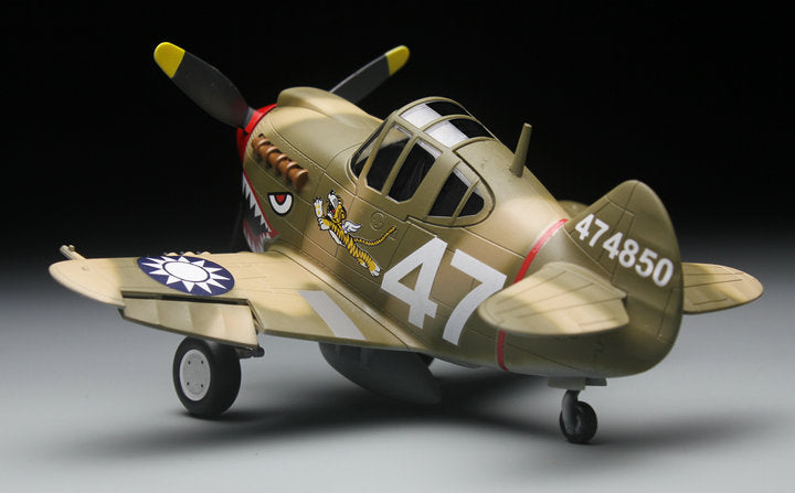 QT CURTISS P-40 WARHAWK AND PILOT (PUPPY PILOT) & QT NAKAJIMA KI84 FIGHTER AND PILOT (KITTY PILOT) TIGER MODEL TT001 & TT002
