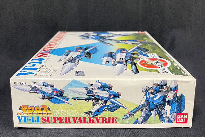 1/100 MACROSS 15th ANNIVERSARY VF-1J SUPER VALKYRIE By BANDAI No. 0030553