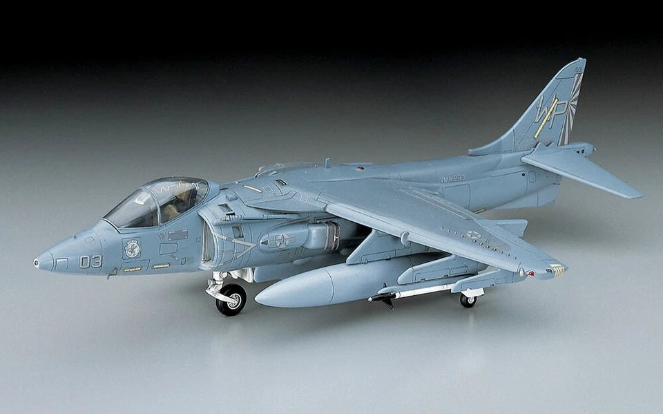 1/72 USMC AV-8B Harrier II  Hasegawa  00449 (D19)