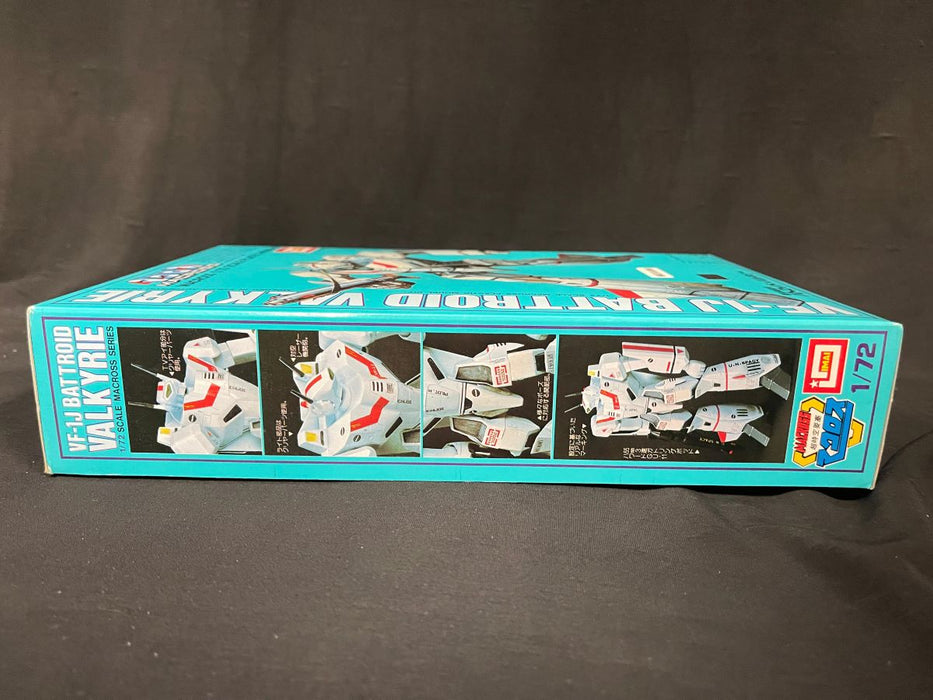 1/72 MACROSS VARIABLE FIGHTER VF-1J BATTROID VALKYRIE (11)
