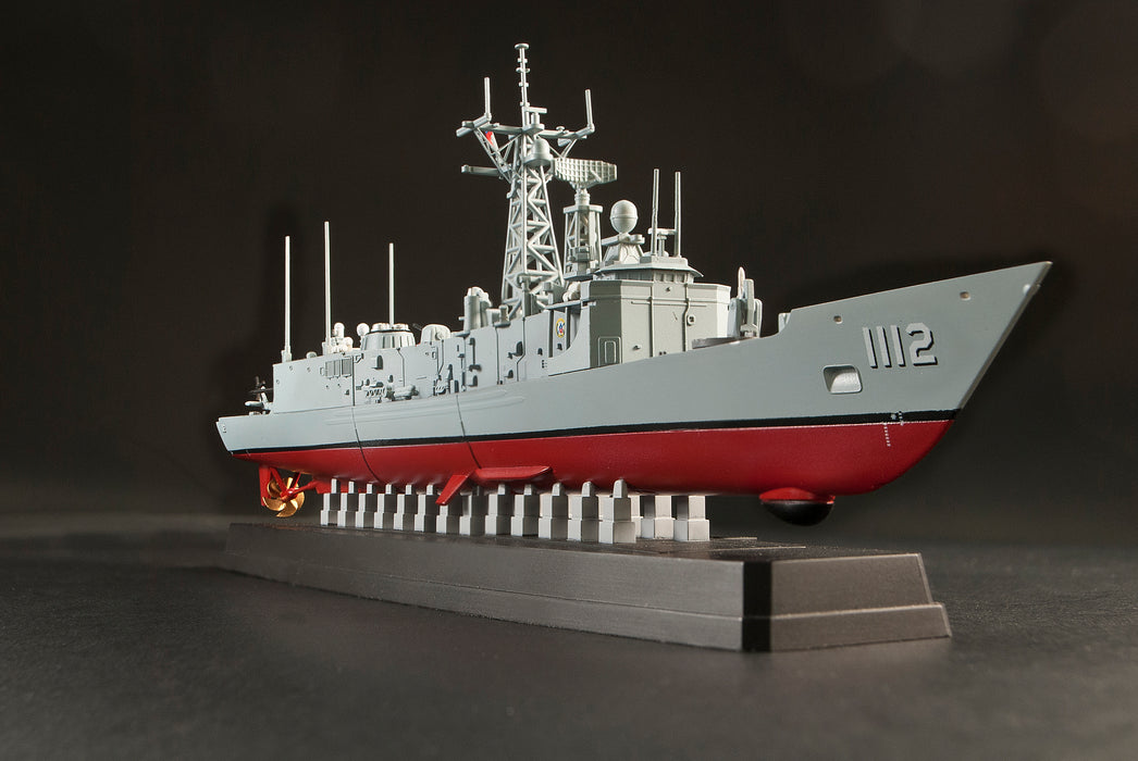 Perry Class Ran 1/700 ROCN PERRY CLASS FRIGATE SE00701 — Legends Toys & Hobbies