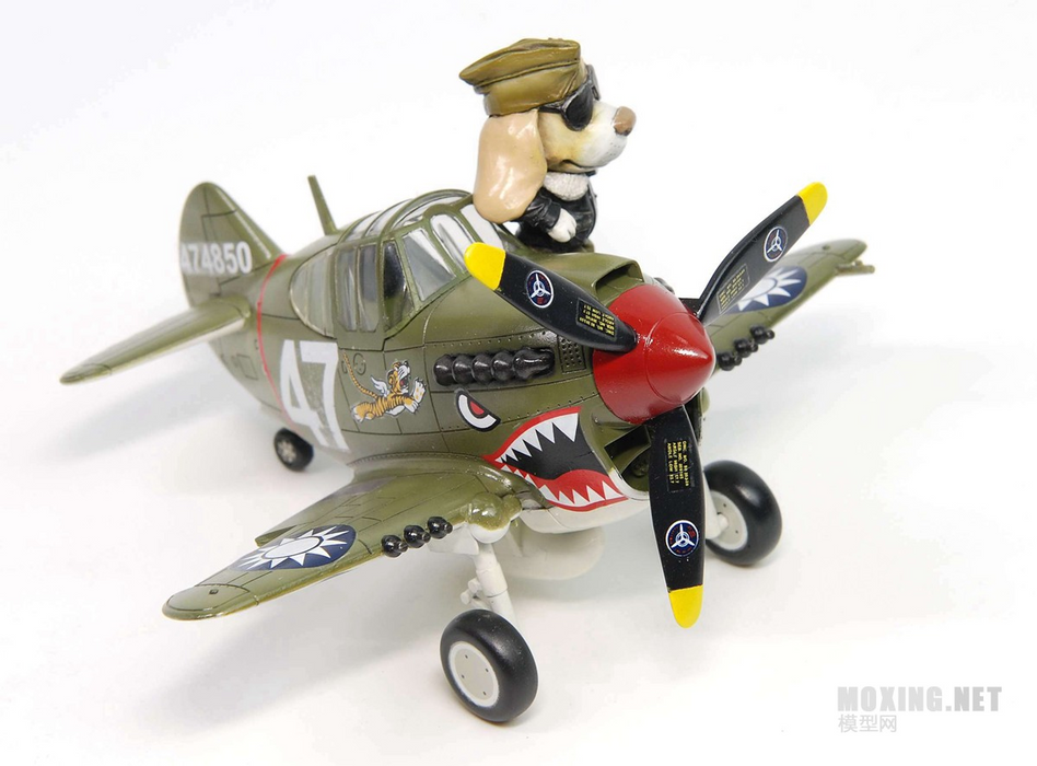 QT CURTISS P-40 WARHAWK AND PILOT (PUPPY PILOT) & QT NAKAJIMA KI84 FIGHTER AND PILOT (KITTY PILOT) TIGER MODEL TT001 & TT002