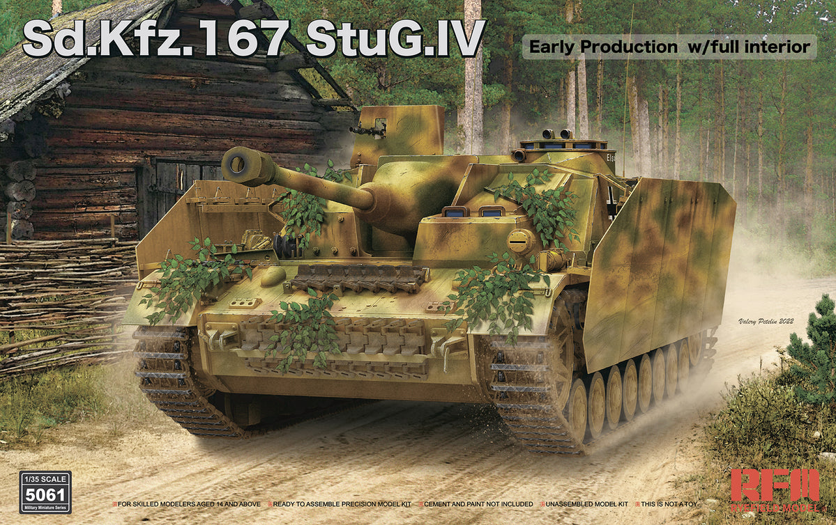 1/35 WWII StuG IV Early w/ Full Interior, Moveable Suspension and