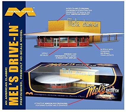 Finished HO Mel's Drive-In Diner from "American Graffiti"