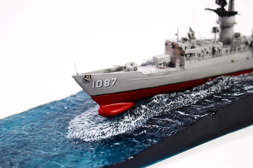 1/700 US NAVY KNOX-CLASS FRIGATE DETAIL UPGRADED VERSION WITH DIORAMA BASE - AFV CLUB